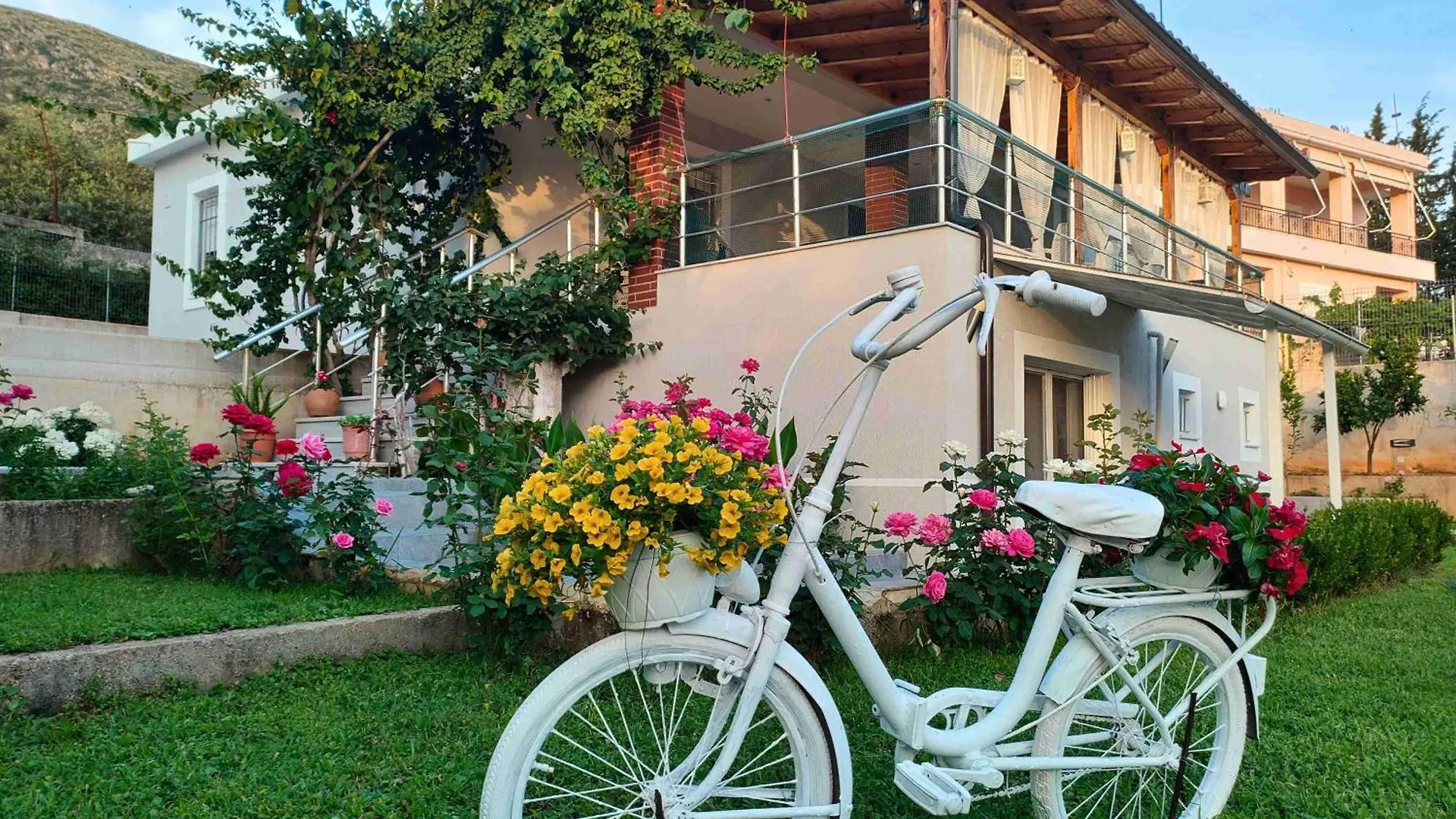 Gasthof DreamAdes House - Village Dhërmi Albanien