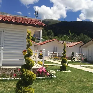 Vela E Bardhe Lodge